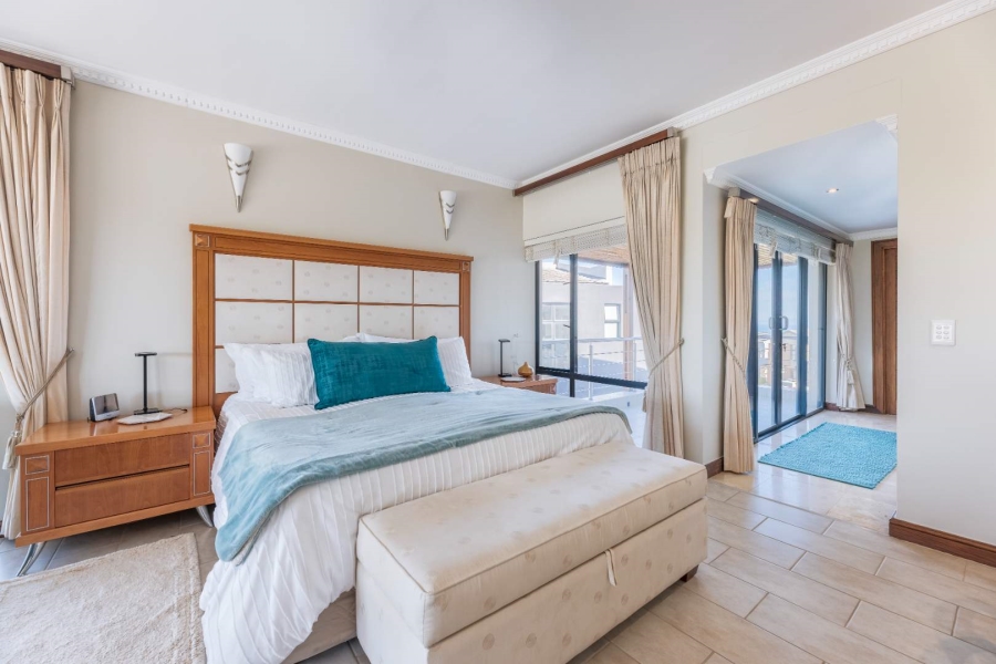 5 Bedroom Property for Sale in Oubaai Western Cape